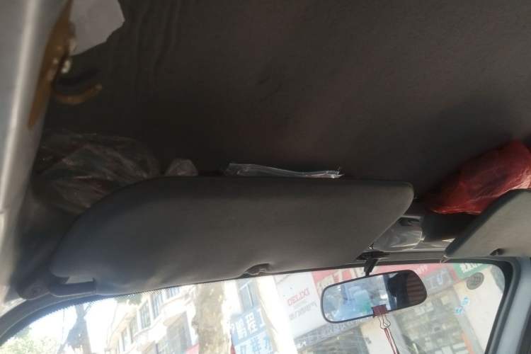 Used Wuling Rongguang Small Truck 2019 1.5L Base Single-Row Emission Standard VI L3C Headliner