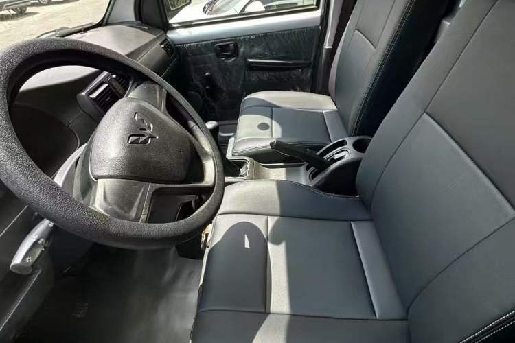 Used Wuling Rongguang Small Truck 2019 1.2L Base Model Single-Row LSI Interior 1