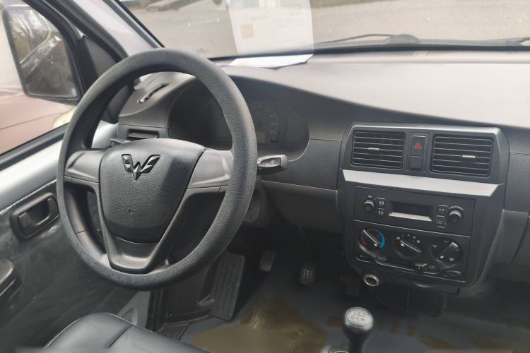 Used Wuling Rongguang Small Truck 2019 1.2L Base Model Single-Row LSI Interior 2