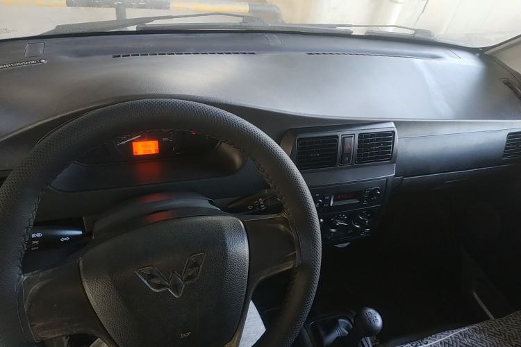 Used Wuling Rongguang Small Truck 2019 1.5L Base Single-Row Emission Standard VI L3C Interior 2