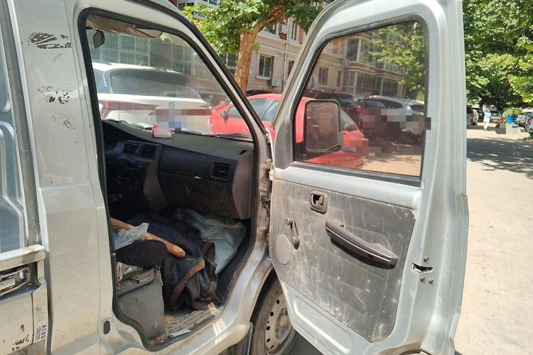 Used Wuling Rongguang Small Truck 2019 1.5L Base Single-Row Emission Standard VI L3C Left Rear Seat