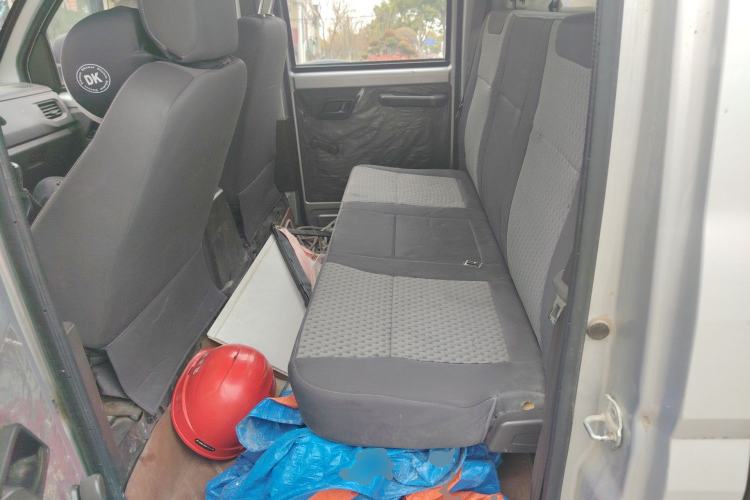 Used Wuling Rongguang Small Truck 2019 1.2L Base Model Single-Row LSI Left Rear Seat