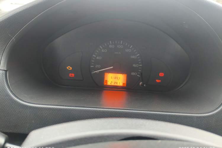 Used Wuling Rongguang Small Truck 2019 1.2L Base Model Single-Row LSI Odometer Close Up