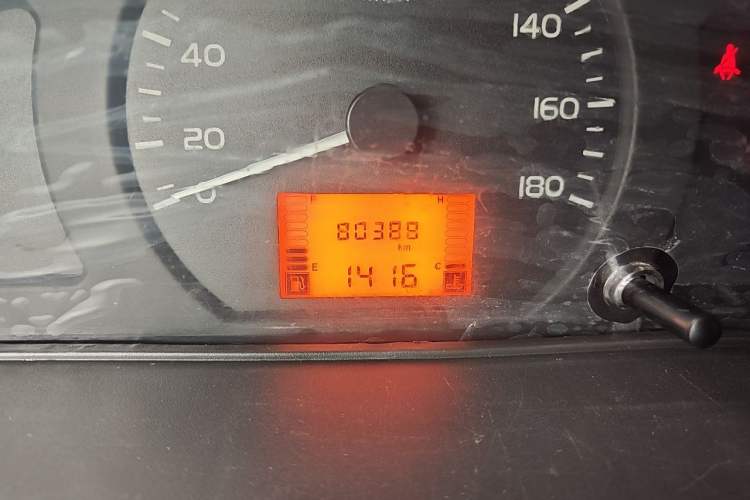 Used Wuling Rongguang Small Truck 2019 1.5L Base Version Double-Cab Euro VI L3C Odometer Close Up