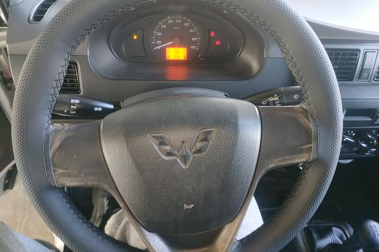 Used Wuling Rongguang Small Truck 2019 1.5L Base Single-Row Emission Standard VI L3C Steering Wheel