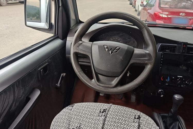 Used Wuling Rongguang Small Truck 2019 1.5L Base Version Double-Cab Euro VI L3C Steering Wheel
