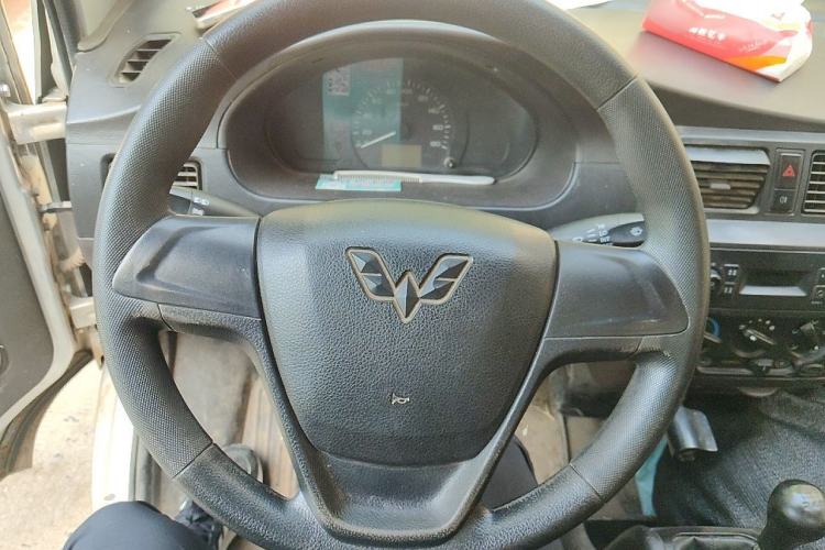 Used Wuling Rongguang Small Truck 2019 1.5L Base Single-Row Emission Standard VI L3C Steering Wheel