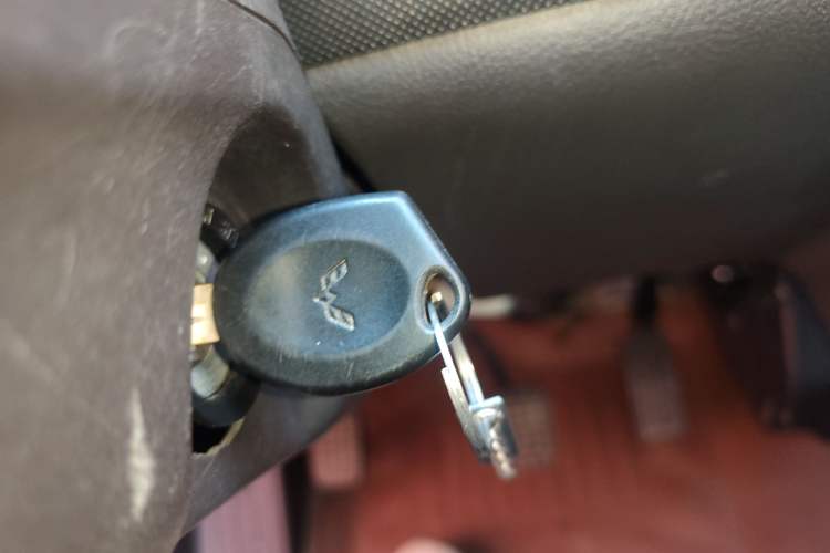 Used Wuling Rongguang Small Truck 2019 1.5L Base Version Double-Cab Euro VI L3C Vehicle Key