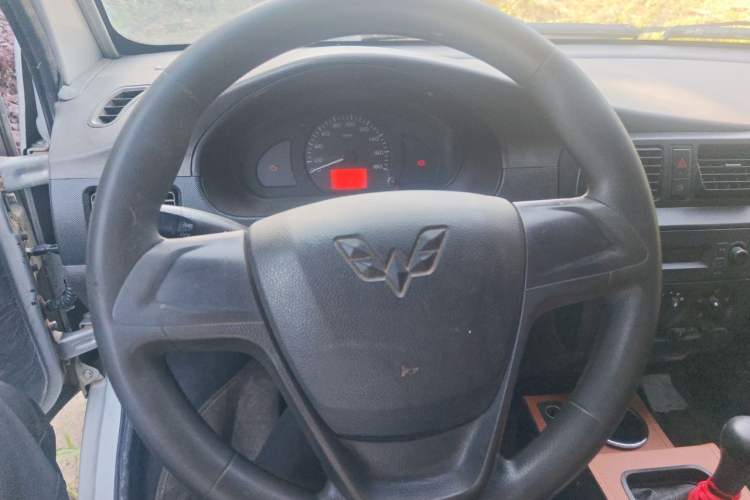 Used Wuling Rongguang Small Truck 2019 1.5L Base Version Double-Cab L3C Steering Wheel