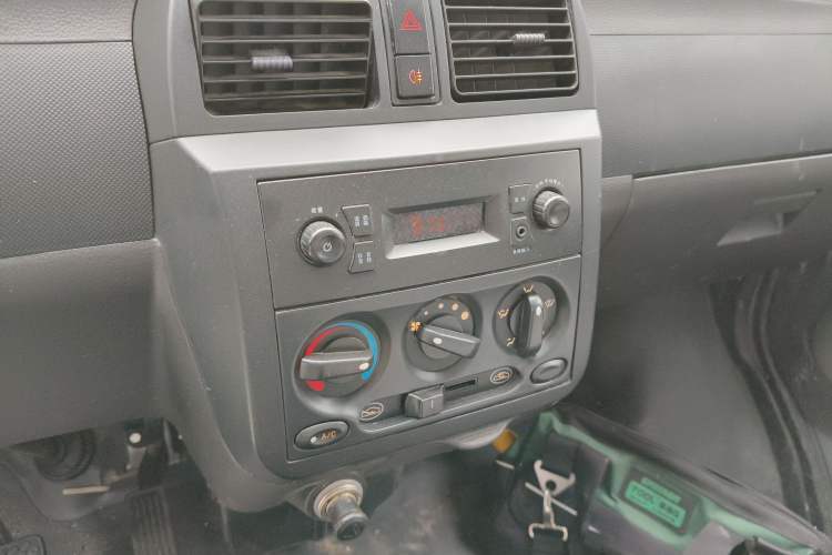 Used Wuling Rongguang Small Truck 2020 1.5L Base Version China VI Standard Single-Row L3C Audio And AC Panel