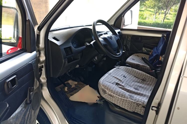 Used Wuling Rongguang Small Truck 2020 1.5L Base Version China VI Standard Double-Cab L3C Driver Seat