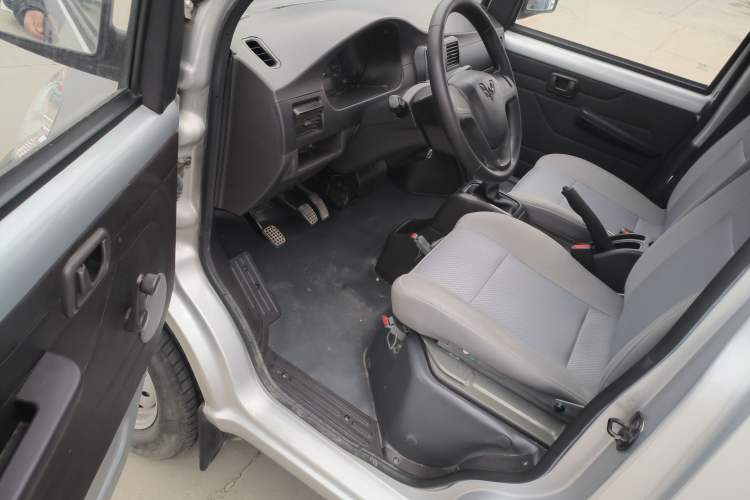 Used Wuling Rongguang Small Truck 2020 1.5L Base Version China VI Standard Single-Row L3C Driver Seat