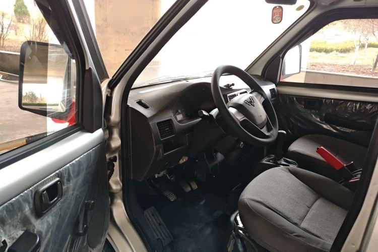 Used Wuling Rongguang Small Truck 2020 1.5L Base Version China VI Standard Double-Cab L3C Driver Seat