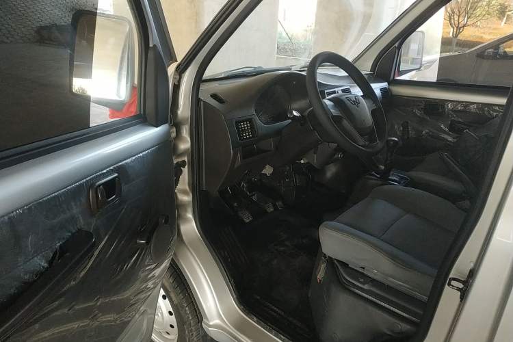 Used Wuling Rongguang Small Truck 2020 1.5L Base Version China VI Standard Single-Row L3C Driver Seat