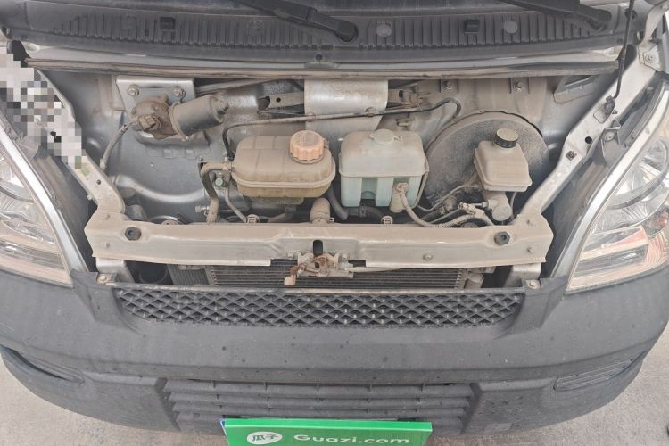 Used Wuling Rongguang Small Truck 2020 1.5L Base Version China VI Standard Single-Row L3C Engine Bay