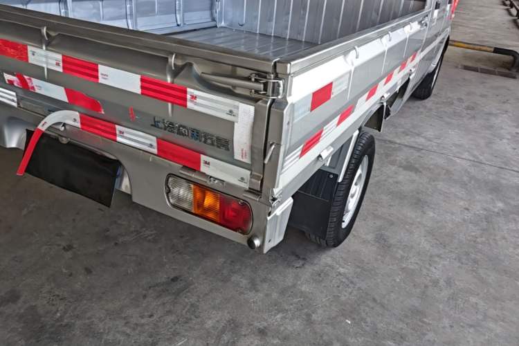 Used Wuling Rongguang Small Truck 2020 1.5L Base Version China VI Standard Double-Cab L3C Exterior 3