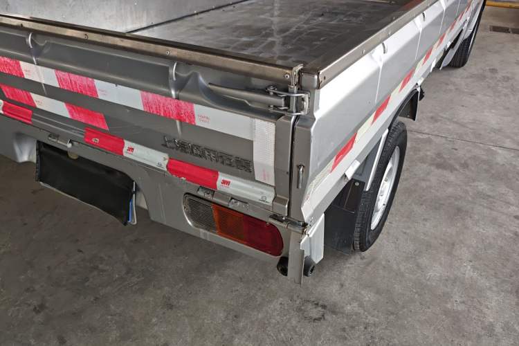 Used Wuling Rongguang Small Truck 2020 1.5L Base Version China VI Standard Single-Row L3C Exterior 3
