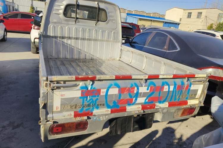 Used Wuling Rongguang Small Truck 2020 1.5L Base Version China VI Standard Double-Cab L3C Exterior 4