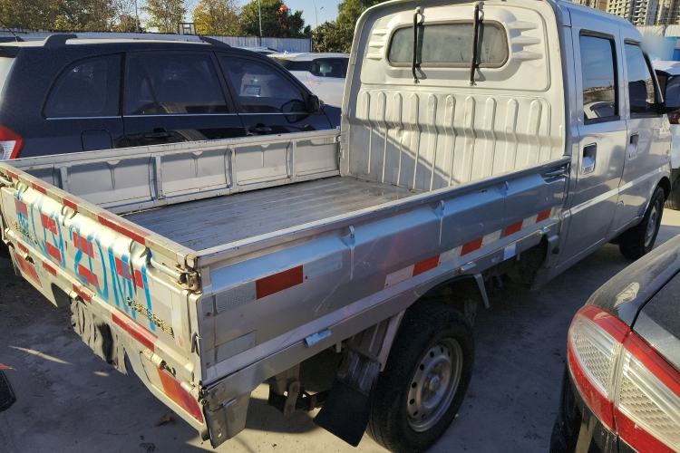 Used Wuling Rongguang Small Truck 2020 1.5L Base Version China VI Standard Double-Cab L3C Exterior 5