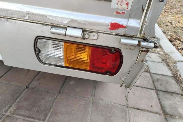 Used Wuling Rongguang Small Truck 2020 1.5L Base Version China VI Standard Double-Cab L3C Exterior 6