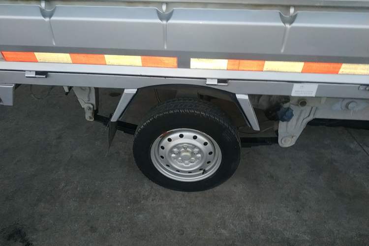 Used Wuling Rongguang Small Truck 2020 1.2L Base Version China VI Standard Single-Row LSI Exterior 8
