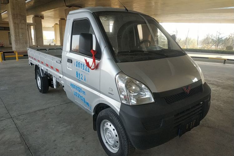 Used Wuling Rongguang Small Truck 2020 1.5L Base Version China VI Standard Single-Row L3C Front Right 45 Deg