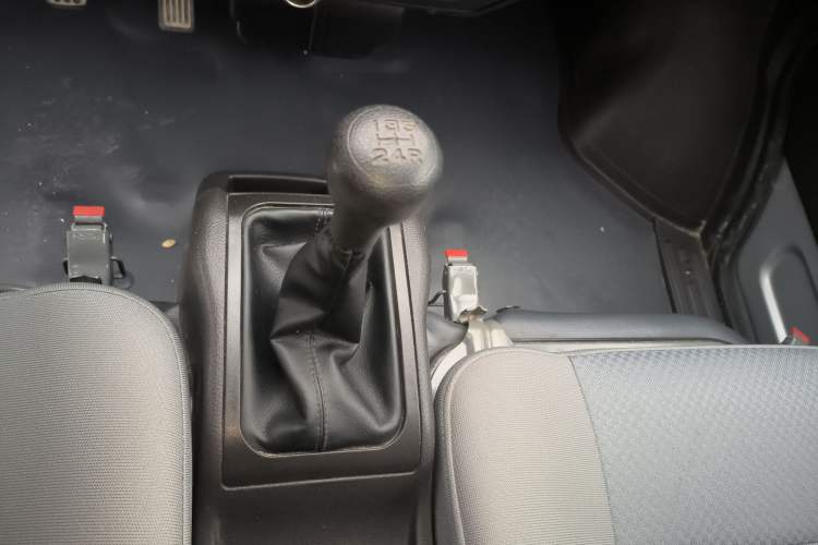 Used Wuling Rongguang Small Truck 2020 1.5L Base Version China VI Standard Single-Row L3C Gear Lever