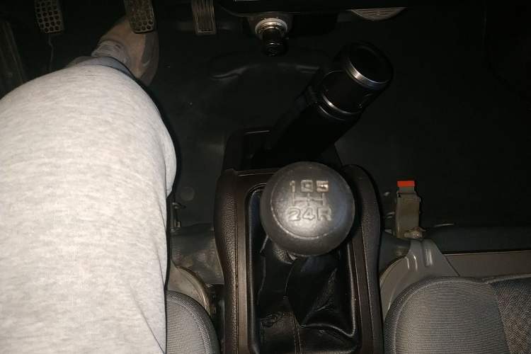Used Wuling Rongguang Small Truck 2020 1.2L Base Version China VI Standard Single-Row LSI Gear Lever