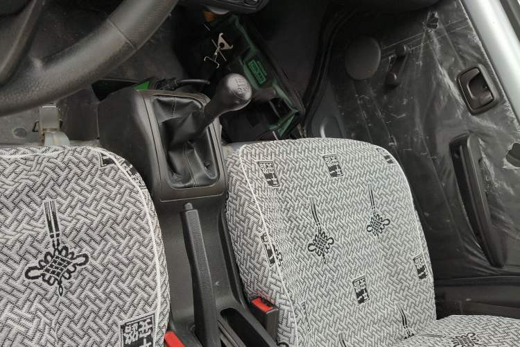 Used Wuling Rongguang Small Truck 2020 1.5L Base Version China VI Standard Single-Row L3C Gear Lever