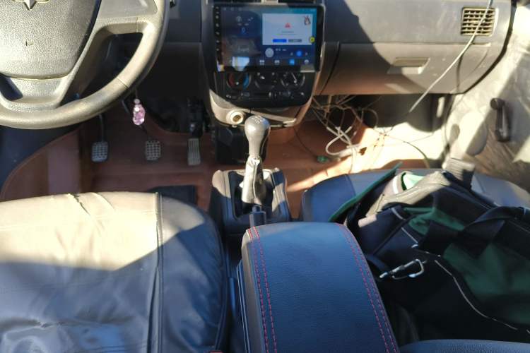 Used Wuling Rongguang Small Truck 2020 1.5L Base Version China VI Standard Double-Cab L3C Gear Lever