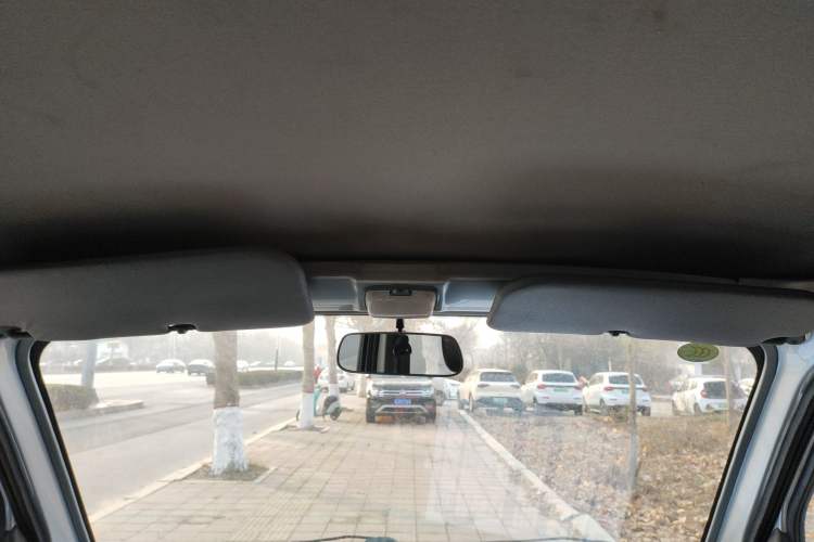 Used Wuling Rongguang Small Truck 2020 1.5L Base Version China VI Standard Double-Cab L3C Headliner