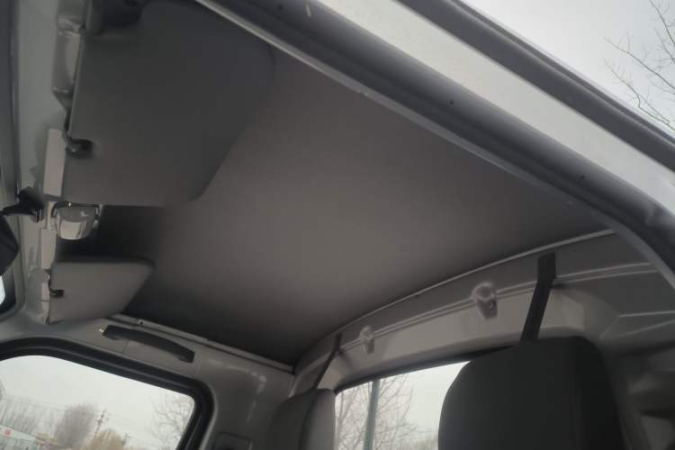 Used Wuling Rongguang Small Truck 2020 1.5L Base Version China VI Standard Single-Row L3C Headliner