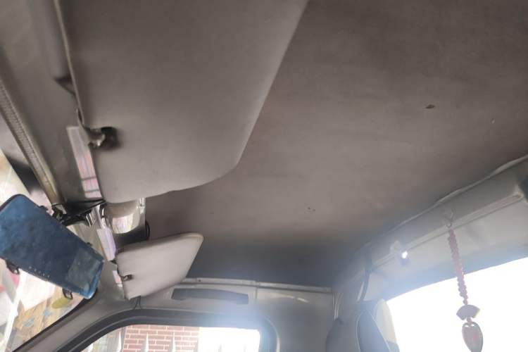 Used Wuling Rongguang Small Truck 2020 1.5L Base Version China VI Standard Single-Row L3C Headliner