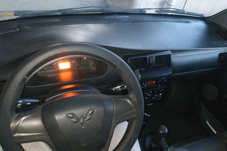 Used Wuling Rongguang Small Truck 2020 1.2L Base Version China VI Standard Single-Row LSI Interior 2