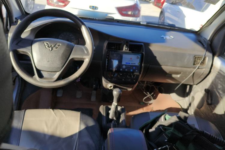 Used Wuling Rongguang Small Truck 2020 1.5L Base Version China VI Standard Double-Cab L3C Interior 2
