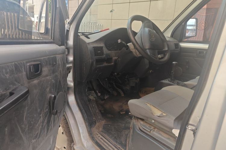 Used Wuling Rongguang Small Truck 2020 1.5L Base Version China VI Standard Single-Row L3C Interior 3