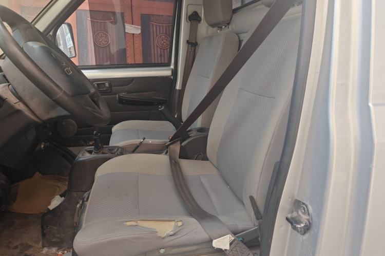 Used Wuling Rongguang Small Truck 2020 1.5L Base Version China VI Standard Single-Row L3C Interior 4