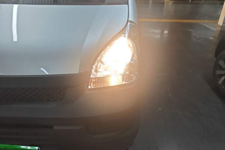 Used Wuling Rongguang Small Truck 2020 1.5L Base Version China VI Standard Double-Cab L3C Left Front Headlight