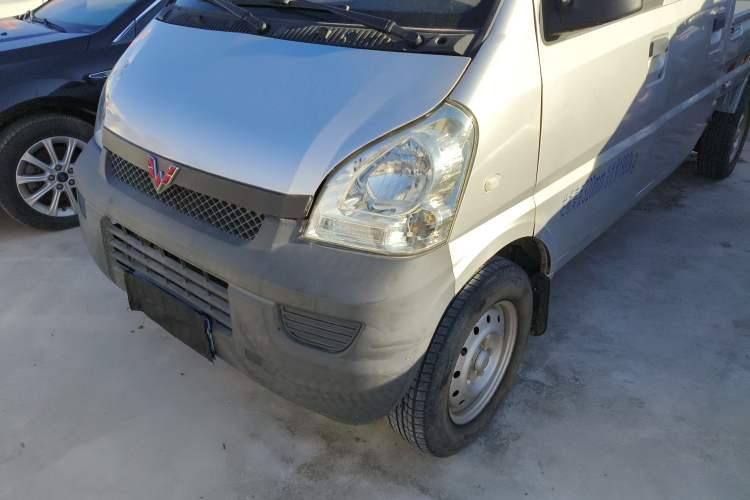 Used Wuling Rongguang Small Truck 2020 1.5L Base Version China VI Standard Double-Cab L3C Left Front Headlight