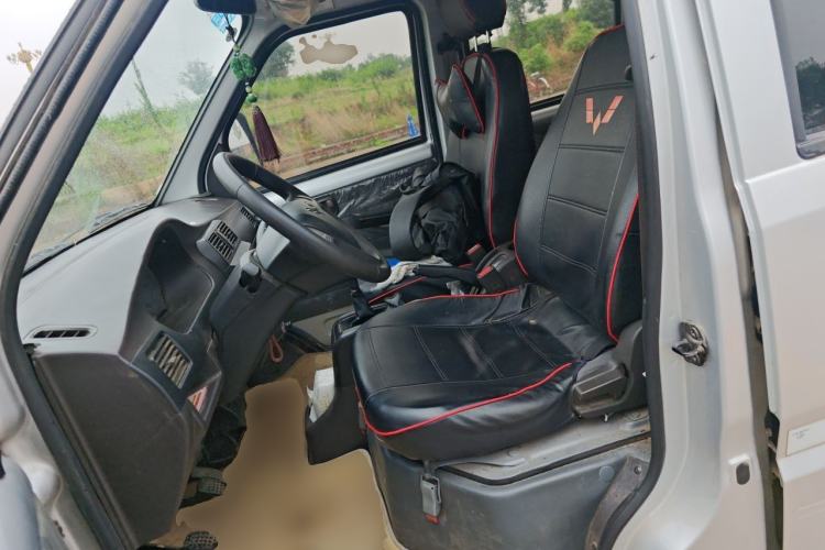 Used Wuling Rongguang Small Truck 2020 1.5L Base Version China VI Standard Double-Cab L3C Left Front Seat