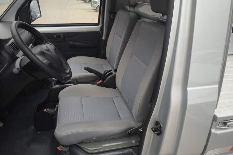 Used Wuling Rongguang Small Truck 2020 1.5L Base Version China VI Standard Single-Row L3C Left Front Seat