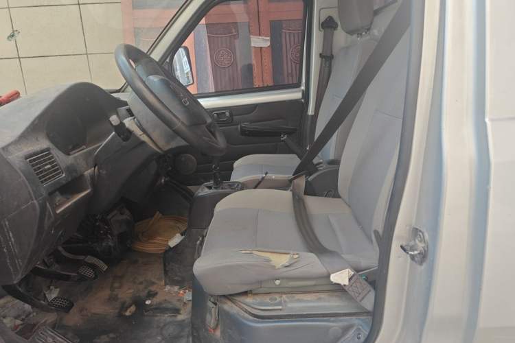 Used Wuling Rongguang Small Truck 2020 1.5L Base Version China VI Standard Single-Row L3C Left Front Seat