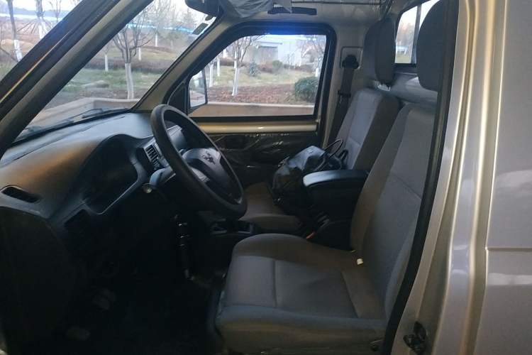 Used Wuling Rongguang Small Truck 2020 1.2L Base Version China VI Standard Single-Row LSI Left Front Seat