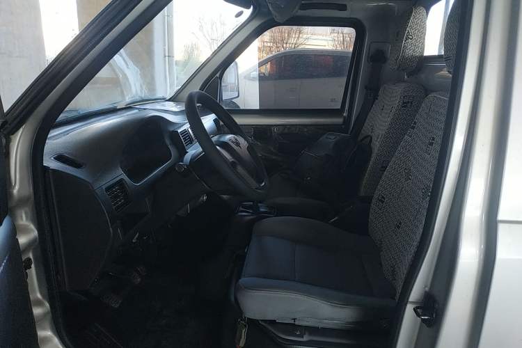 Used Wuling Rongguang Small Truck 2020 1.5L Base Version China VI Standard Single-Row L3C Left Front Seat