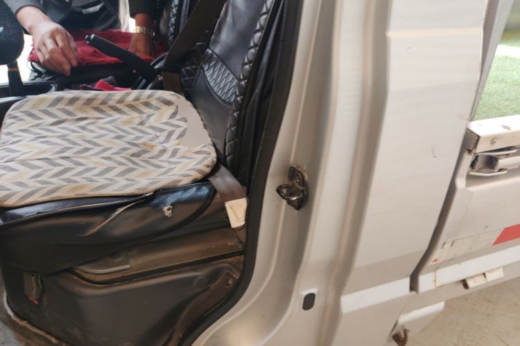 Used Wuling Rongguang Small Truck 2020 1.5L Base Version China VI Standard Single-Row L3C Left Rear Seat
