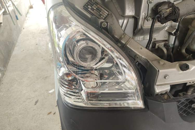 Used Wuling Rongguang Small Truck 2020 1.5L Base Version China VI Standard Single-Row L3C Right Front Headlight