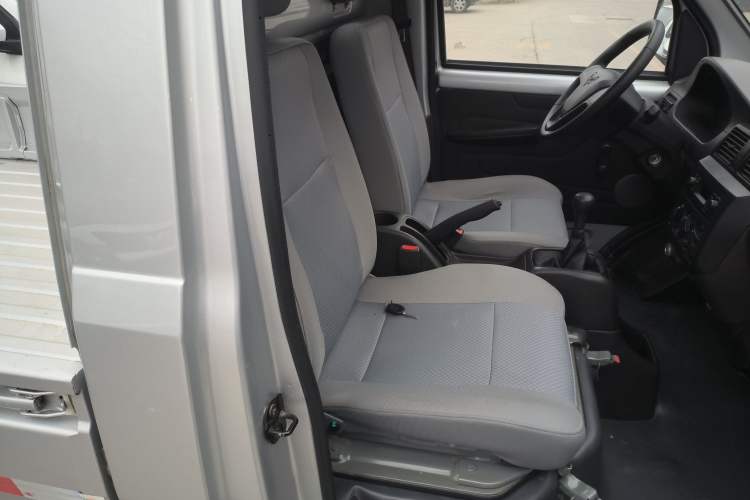 Used Wuling Rongguang Small Truck 2020 1.5L Base Version China VI Standard Single-Row L3C Right Front Seat