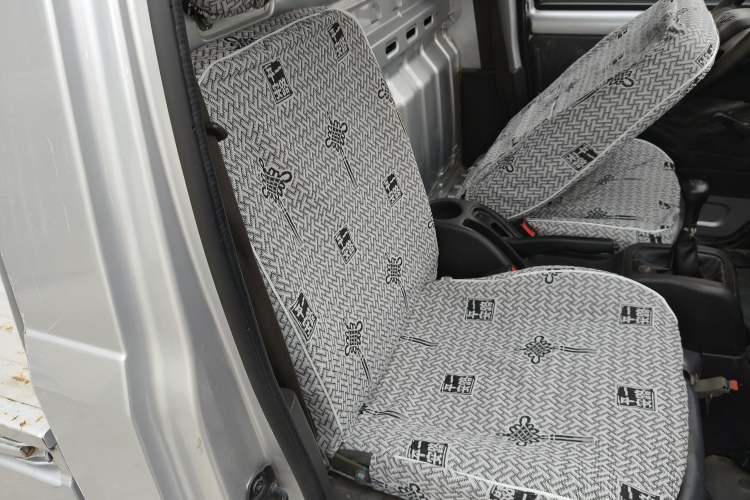 Used Wuling Rongguang Small Truck 2020 1.5L Base Version China VI Standard Single-Row L3C Right Front Seat