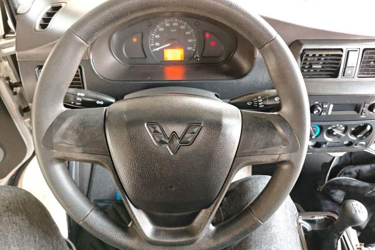 Used Wuling Rongguang Small Truck 2020 1.5L Base Version China VI Standard Single-Row L3C Steering Wheel