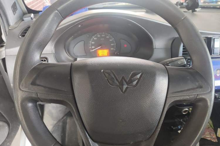 Used Wuling Rongguang Small Truck 2020 1.5L Base Version China VI Standard Single-Row L3C Steering Wheel